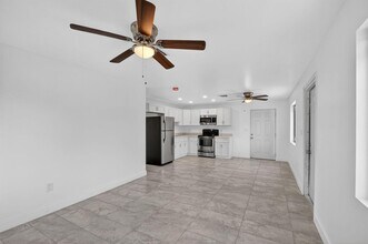 917 W 2nd St in West Palm Beach, FL - Building Photo - Building Photo