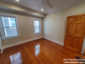 202 Hyde Park Ave in Boston, MA - Foto de edificio - Building Photo