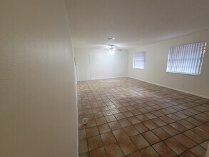 2526 Taylor St, Unit #2 in Hollywood, FL - Building Photo - Building Photo