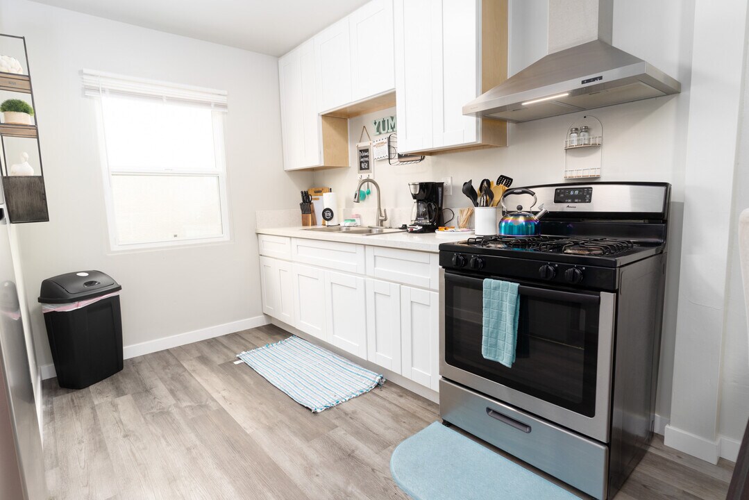 3124 Cañon St in San Diego, CA - Building Photo