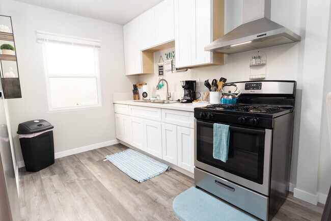 property at 3124 Cañon St