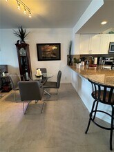 115 Lake Emerald Dr in Oakland Park, FL - Building Photo - Building Photo