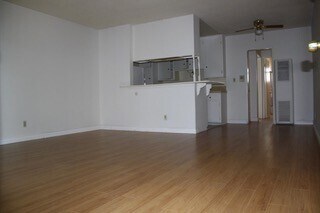 14141 Erwin St in Van Nuys, CA - Building Photo - Building Photo