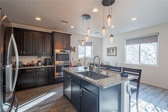 7185 Ashcroft St in North Las Vegas, NV - Building Photo - Building Photo