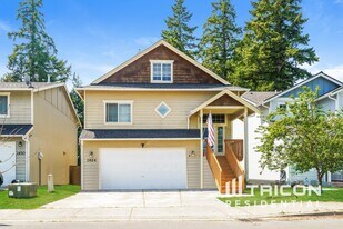 1924 Kelowna Place Southest in Port Orchard, WA - Building Photo