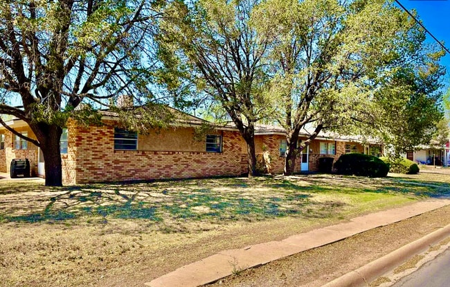 property at 1307 Meadow Ln