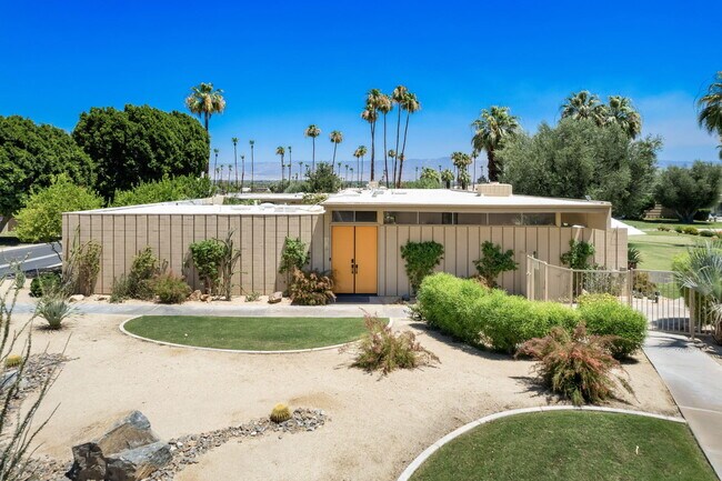 72915 El Paseo in Palm Desert, CA - Building Photo - Building Photo