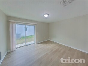 10330 Summerview Cir in Riverview, FL - Foto de edificio - Building Photo