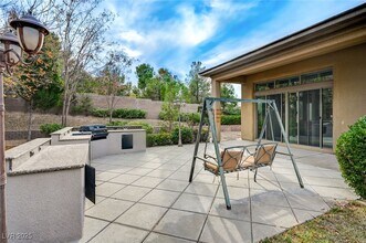 6 Holly Tree Ct in Henderson, NV - Building Photo - Building Photo