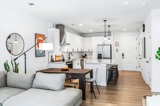 3101 Govalle Ave in Austin, TX - Building Photo - Building Photo