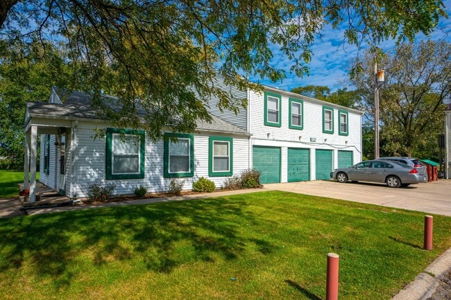 property at 824 W 59th Pl