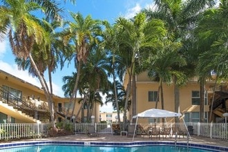 Cassandra Manor in Fort Lauderdale, FL - Foto de edificio - Building Photo