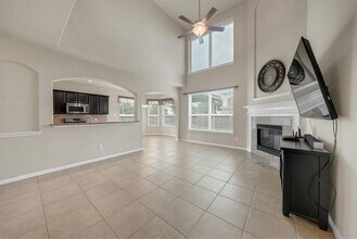 20230 Galena Falls Dr in Tomball, TX - Foto de edificio - Building Photo