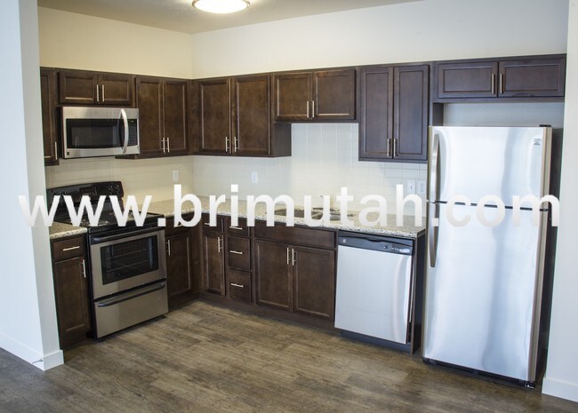 3225 South 900 East-Unit -107 in Millcreek, UT - Building Photo - Building Photo