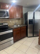 1663 NE Miami Gardens Dr in North Miami Beach, FL - Building Photo - Building Photo