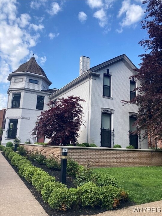 61 Johnson Park in Buffalo, NY - Building Photo