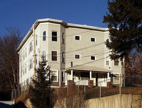 4-12 Woodland St in Lawrence, MA - Foto de edificio - Other