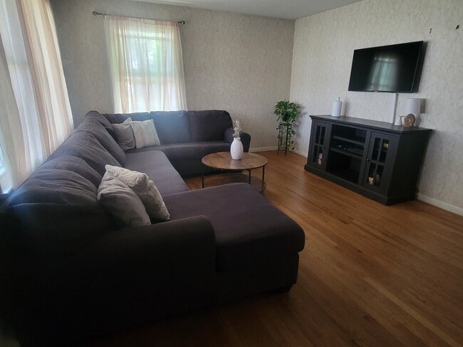 421 Woodside Ave in Reading, PA - Building Photo - Building Photo