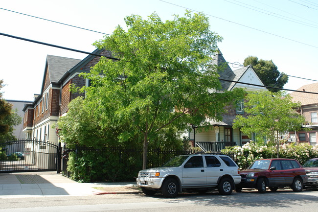 Dwight Way Apartments in Berkeley, CA - Foto de edificio - Building Photo