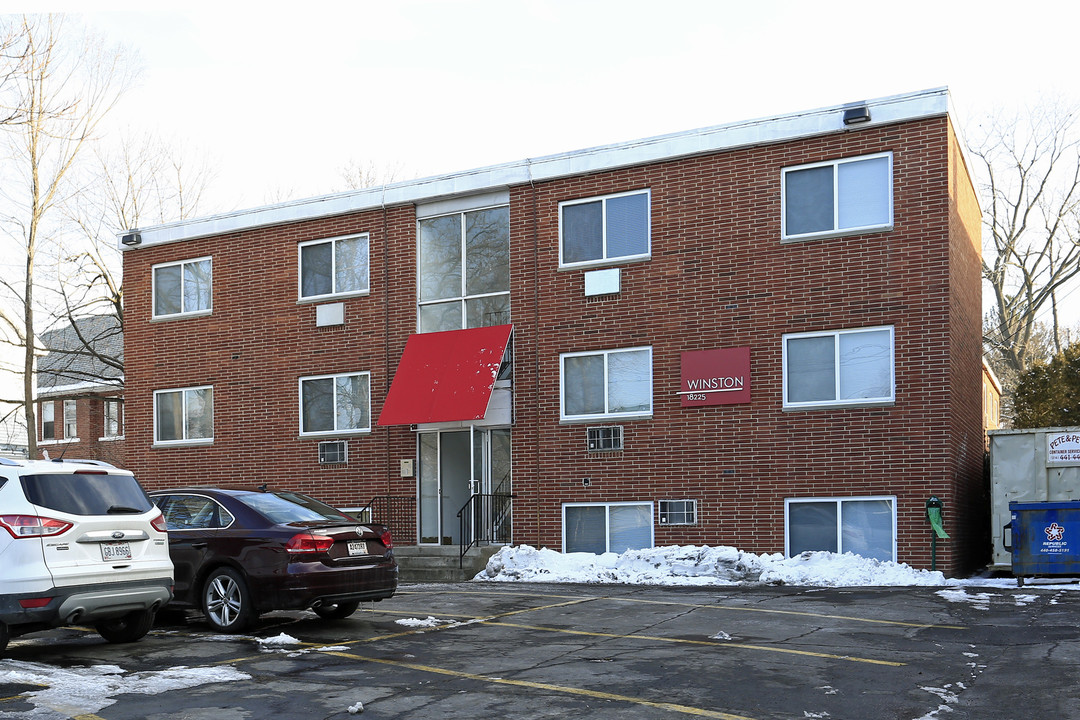 Winston Place Apartments in Lakewood, OH - Building Photo