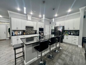 2350 Cameo Ln in Bentonville, AR - Foto de edificio - Building Photo