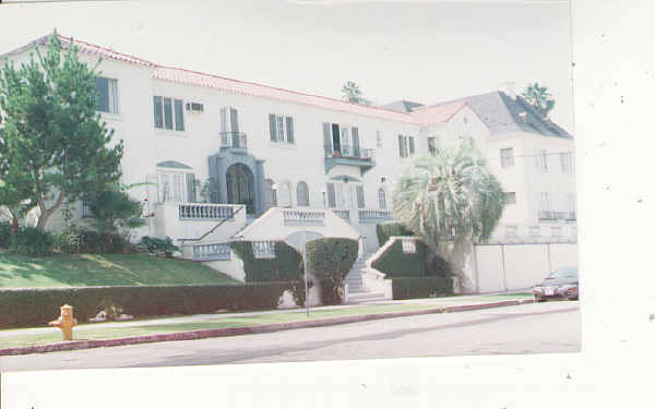 3600-3624 Country Club Dr in Los Angeles, CA - Building Photo