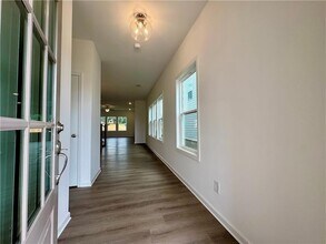 5441 Hargrove Way, Unit 307 in Flowery Branch, GA - Foto de edificio - Building Photo