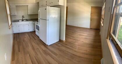 2057 W Layton Ave in Milwaukee, WI - Building Photo - Building Photo
