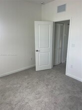 2633 SE 27th Dr in Homestead, FL - Building Photo - Building Photo