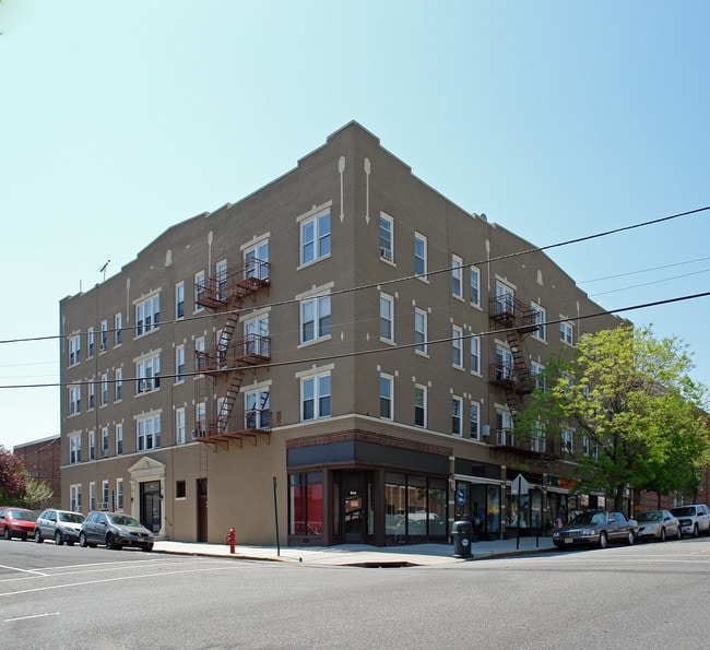 120 Midland Ave in Kearny, NJ - Building Photo - Building Photo