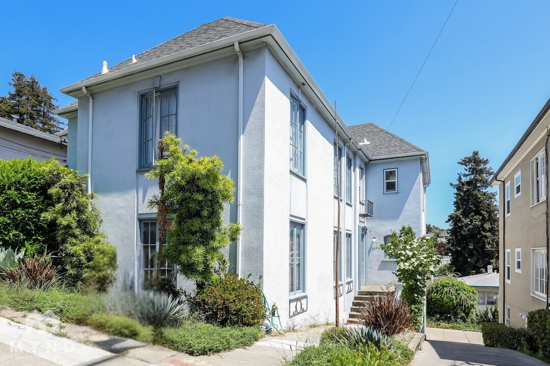848 Erie St in Oakland, CA - Building Photo