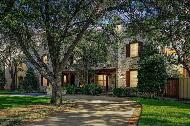 3815 Northwest Pkwy in Dallas, TX - Foto de edificio