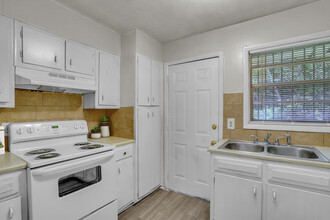 Abby Ridge Apartment Homes in Atlanta, GA - Building Photo - Building Photo