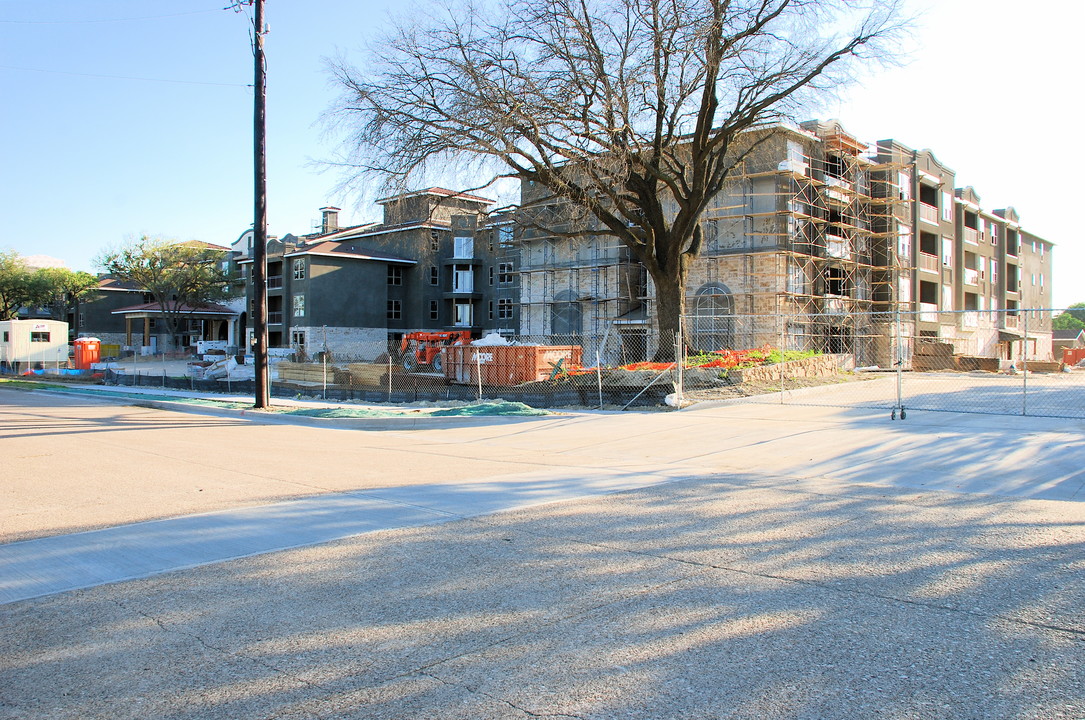 The Landon at Lake Highlands in Dallas, TX - Building Photo