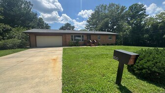 1100 E Prairie Dr in Bloomington, IN - Building Photo