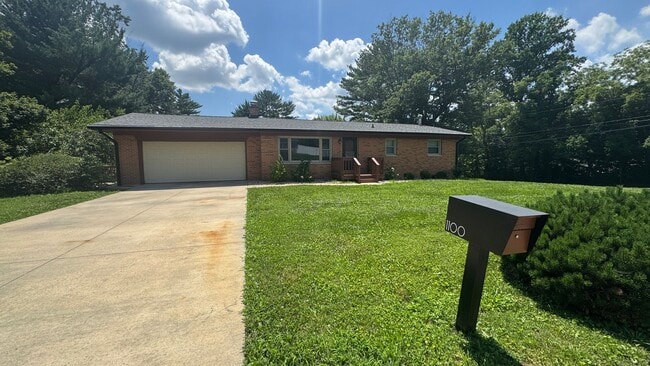 property at 1100 E Prairie Dr