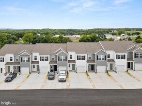 45 Kitsune Blvd in Martinsburg, WV - Building Photo - Building Photo