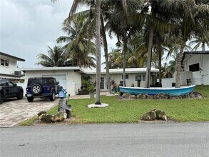 2524 Key Largo Ln in Fort Lauderdale, FL - Foto de edificio - Building Photo
