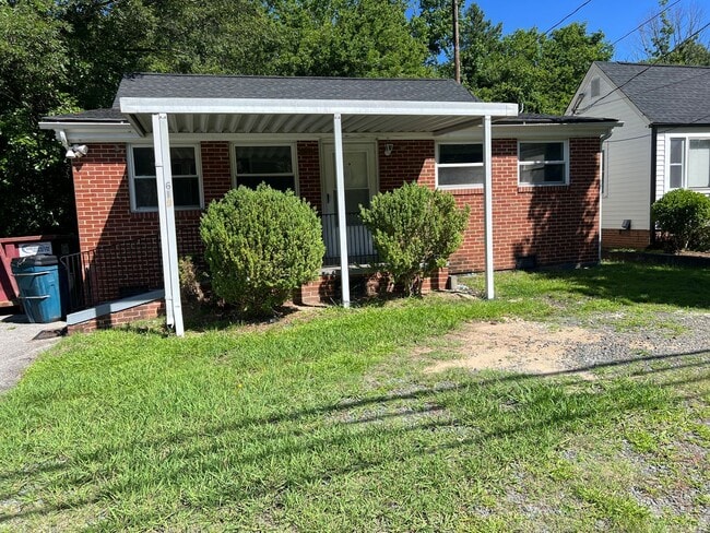 619 Old Oxford Rd in Durham, NC - Building Photo - Building Photo