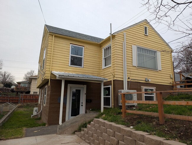 900 NW Furnish Ave in Pendleton, OR - Building Photo - Building Photo