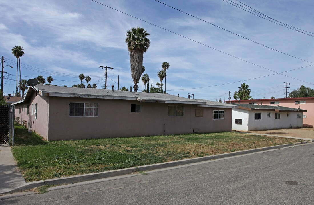 4-Units in Riverside, CA - Foto de edificio