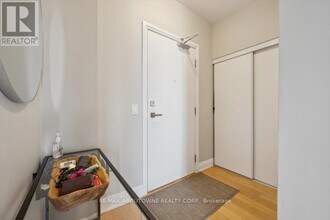530-1530 St Clair Ave W in Toronto, ON - Building Photo - Building Photo
