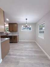 7182 El Verano Dr in Buena Park, CA - Foto de edificio - Building Photo