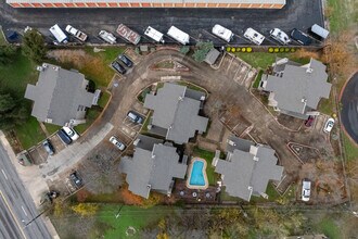 Cedar Station Apartments in Round Rock, TX - Foto de edificio - Building Photo