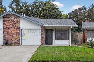 8973 El Mirador Dr in Elk Grove, CA - Building Photo