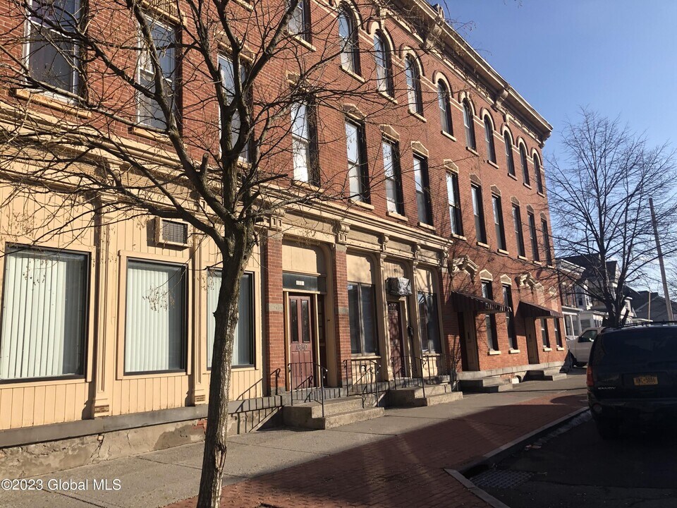 1826-1823 3rd Ave in Watervliet, NY - Building Photo