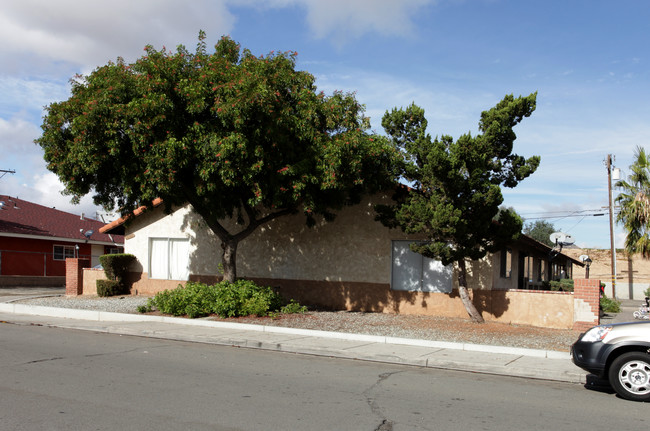 24360 Postal Ave in Moreno Valley, CA - Foto de edificio - Building Photo