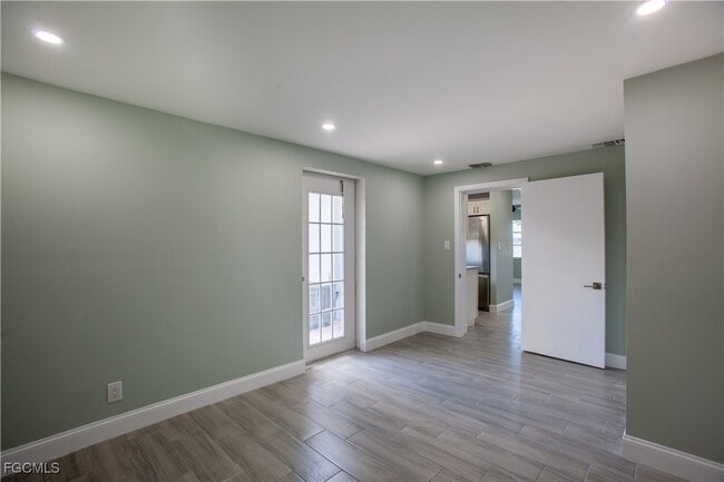 348 Crestwood Ave in Lehigh Acres, FL - Building Photo - Building Photo