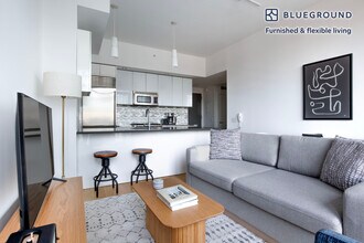 550 W 54th St, Unit FL24-ID1426 in New York, NY - Building Photo - Building Photo