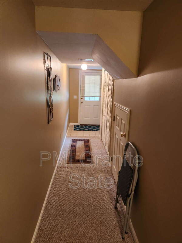 46 Stanstead Pl in Nashua, NH - Building Photo - Building Photo